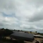 La toiture solaire d'un hangar