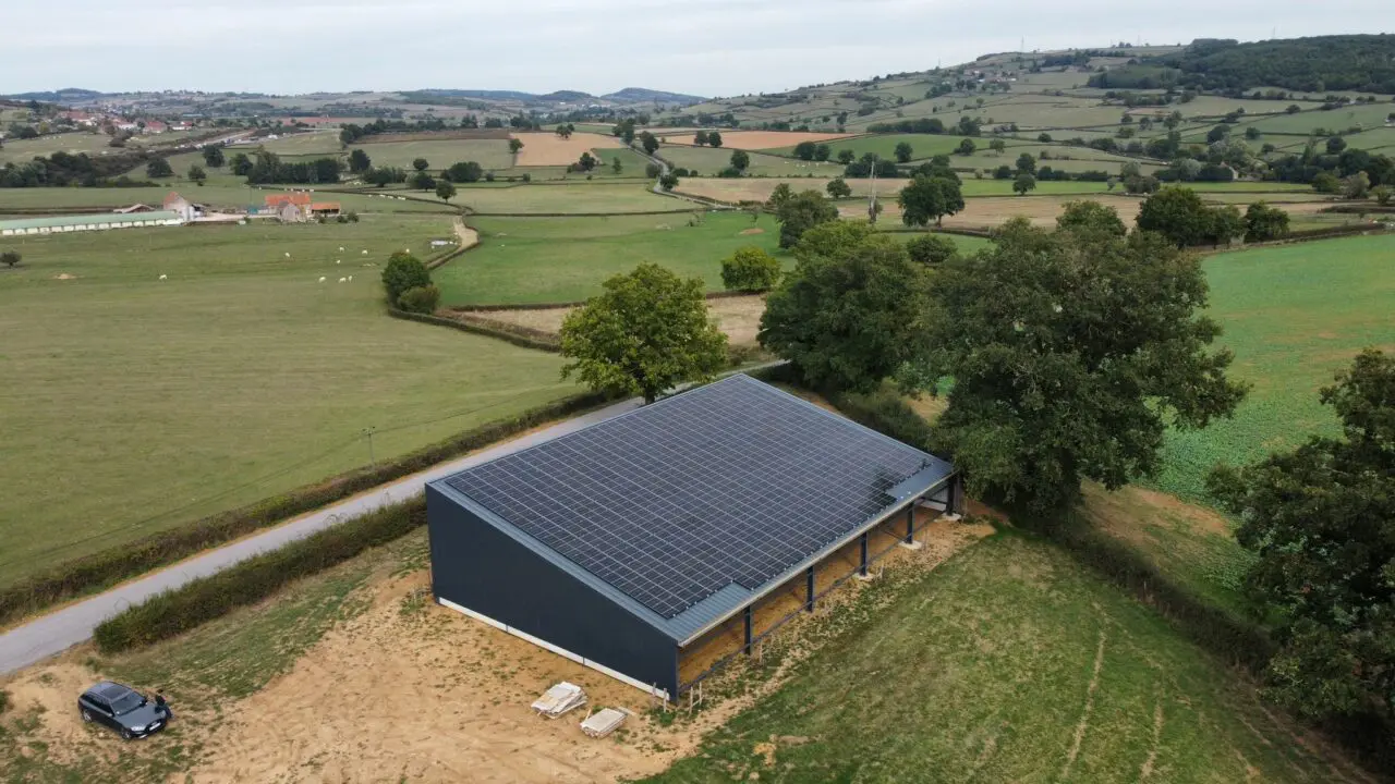 Hangar agricole vue du ciel
